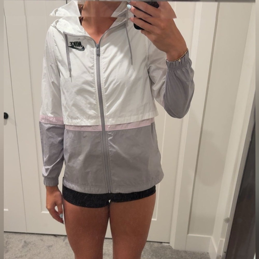 Nike Women's Gray and White Utility Jacket